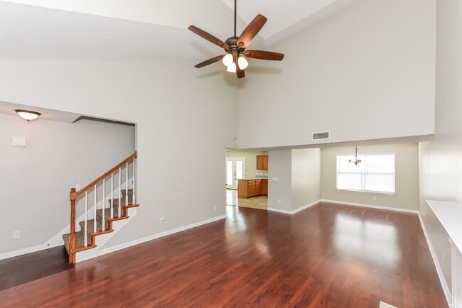 Photo - 1910 Lawndale Dr