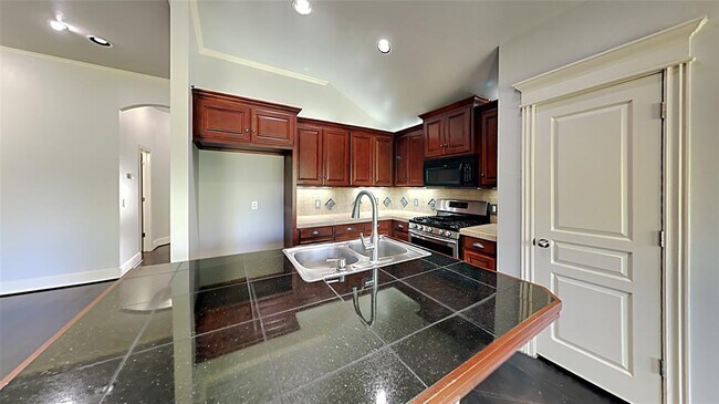 Photo - 5101 NW 163rd St