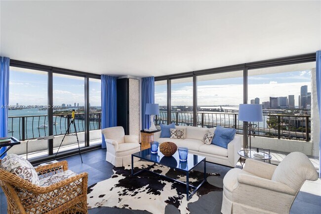 Photo - 555 NE 15th St Unidad 20A