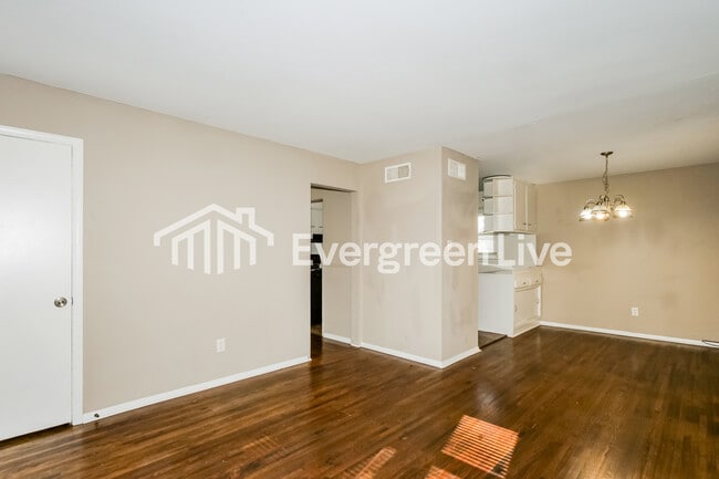 Photo - 2136 Pamela Dr