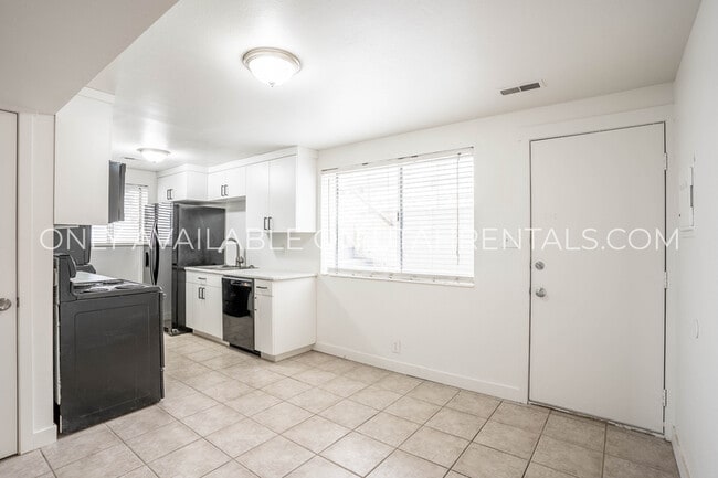 Photo - 2090 S State St