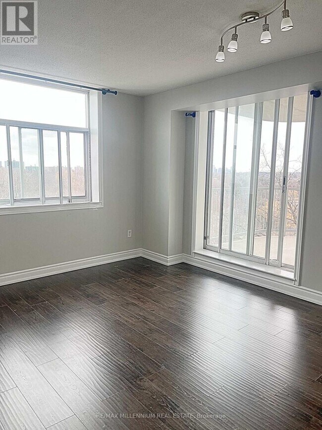 Photo - 3559 Eglinton Ave W Unit 611