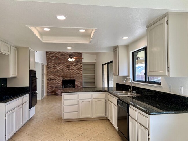 Building Photo - 3 Bed 2 Bath 3 Car Garage in Granite Bay with an Optional Fenced Pasture