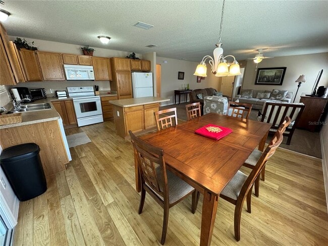 Photo - 3068 Islawild Way