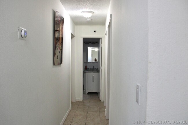 Photo - 2533 SE Grand Dr