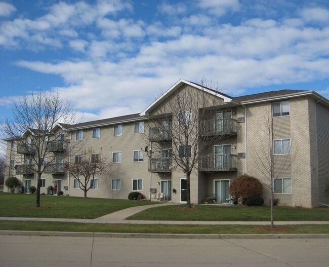 Photo - Fox Valley Meadows Apartments
