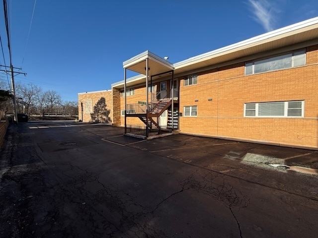 Building Photo - 10 Garden Dr Unit 8