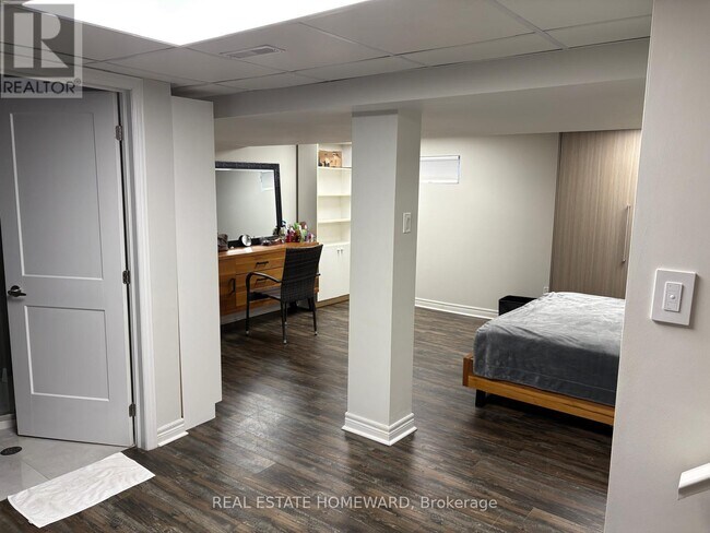 Photo - 33 Braeburn Dr