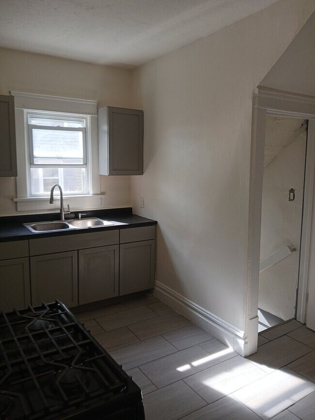 Photo - 106 Charles St