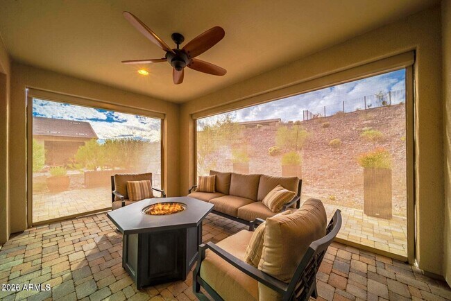 3904 Goldmine Cyn Wy