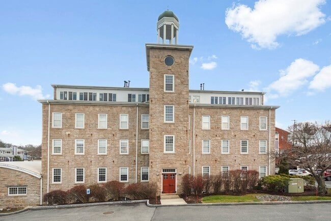 Building Photo - 7 S Stone Mill Dr Unit 524