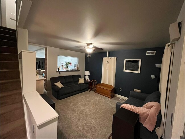 Photo - 429 Ross Ave NW