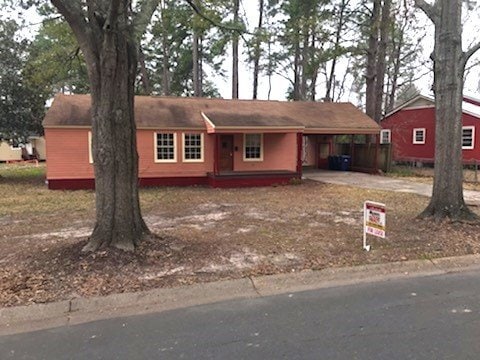 Building Photo - 3 Bedroom/1 bath home on corner lot with a large fenced back yard