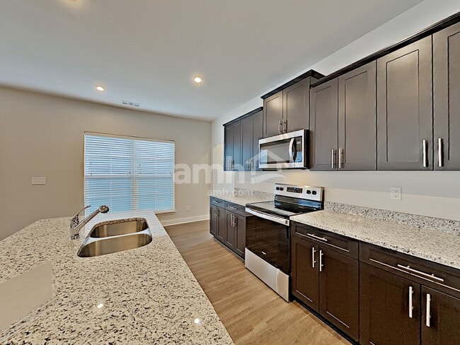 Photo - 5518 Central Grove Sq