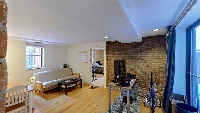 Photo - 111 Gainsborough St Unit 005