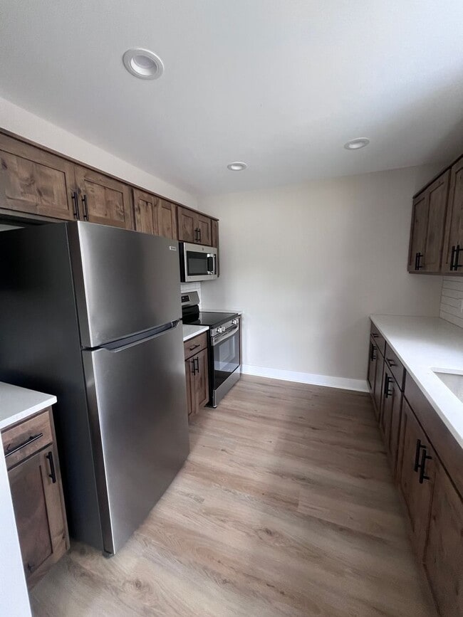 Photo - 1039 State St Unit 100