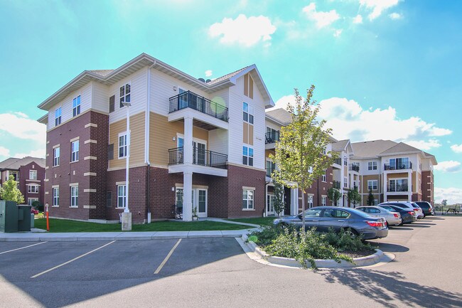 The Revere at Smith�s Crossing Apartments For Rent in Sun