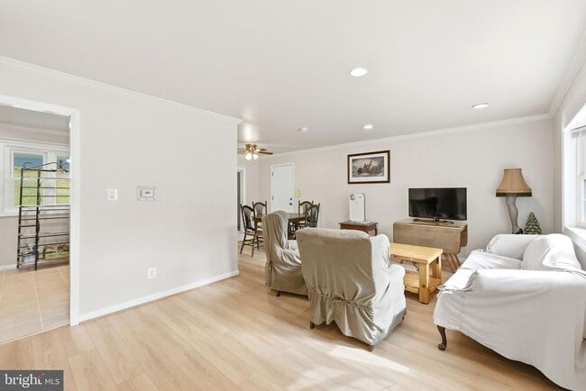Photo - 7810 Kalorama Rd