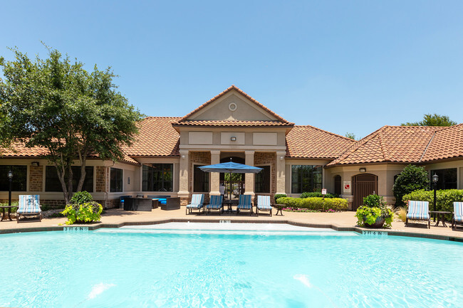 Resort-style saltwater swimming pool - DeLayne at Twin Creeks Rental