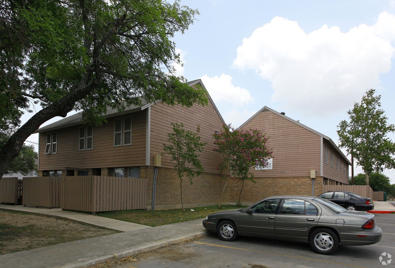 Photo - Riverside Apartments