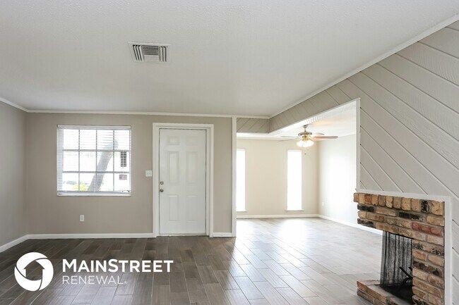 Photo - 8975 91st St N