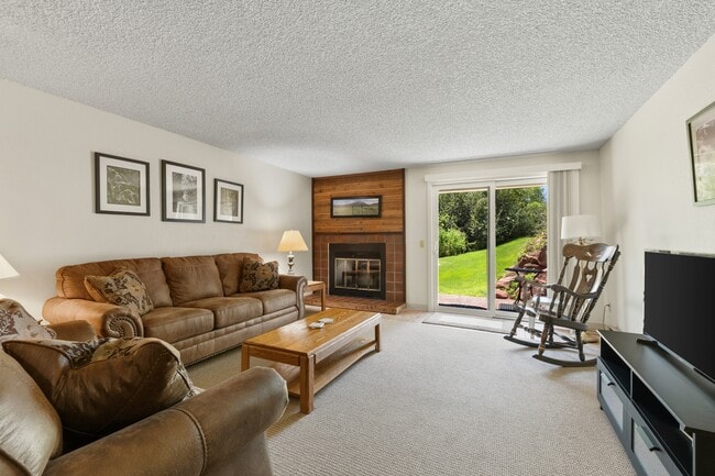 Photo - 2822 Hager Ln
