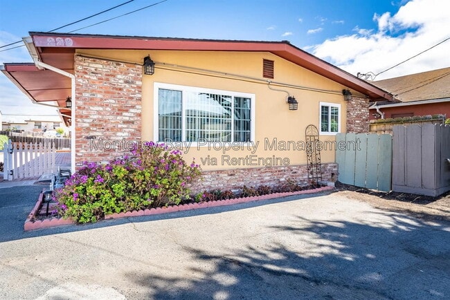 Photo - 229 Hillcrest Ave