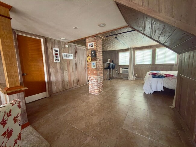 Photo - C1122 Woodbury Row Unidad 1