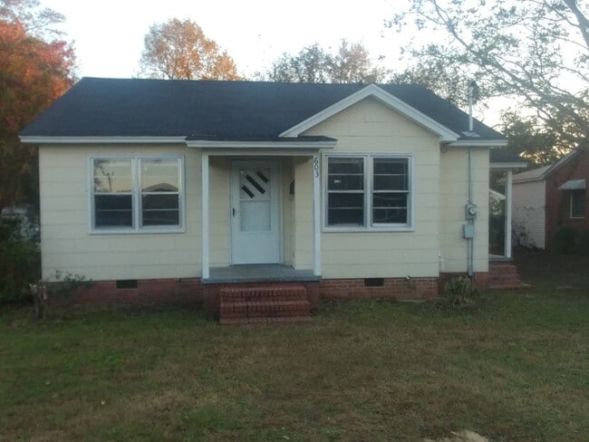 Photo - 603 Jackson Ln House