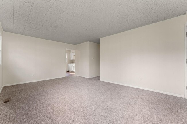 Photo - 300 N Guyer St