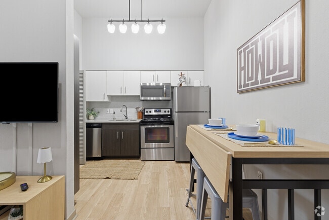 Elite Deluxe 2BR, 2BA - 541SF - Kitchen/Dining Room - 12 North