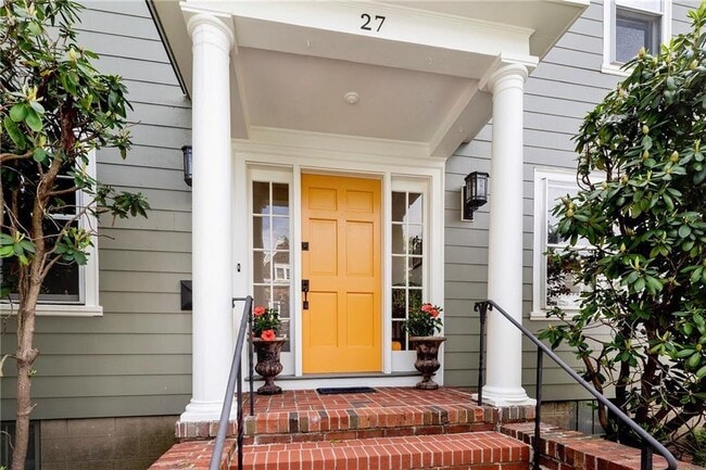 Photo - 27 Cranston Ave