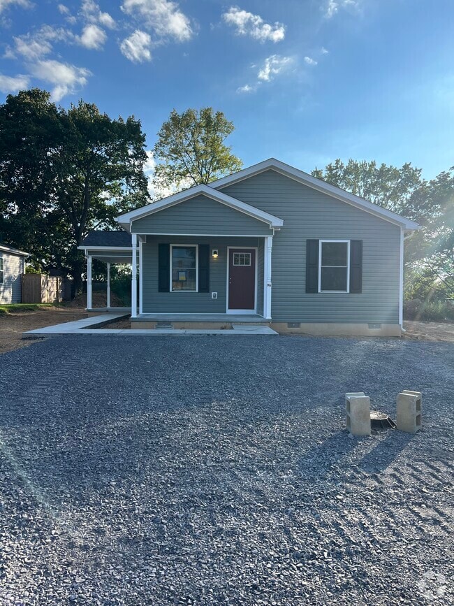 Driveway is paved - 96 Hanshew Ln Rental
