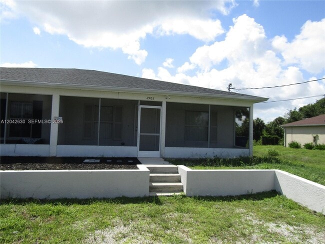 Building Photo - 2703 Ansel Ave S Unit 2703