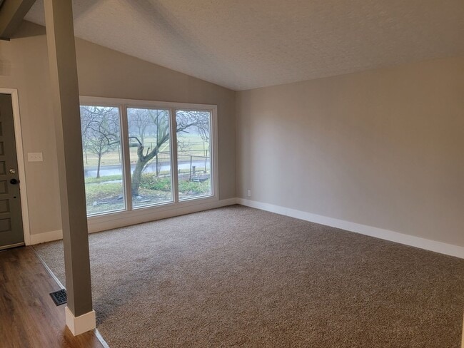 Photo - 1196 Thorndale Dr