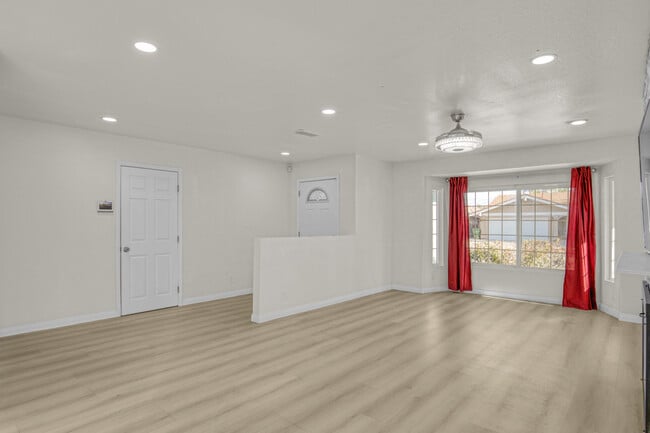Photo - 7701 Baird Ave