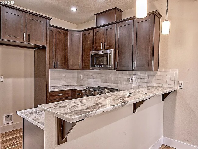 Cocina - 8814 N Edison St