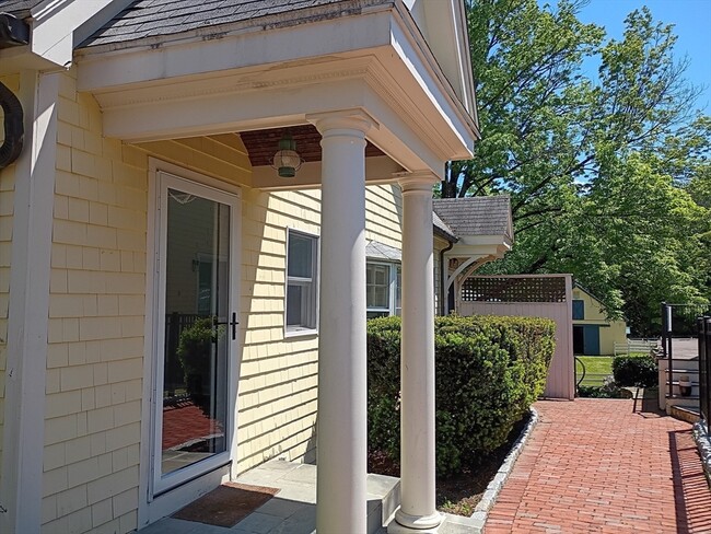 Photo - 106 Main St