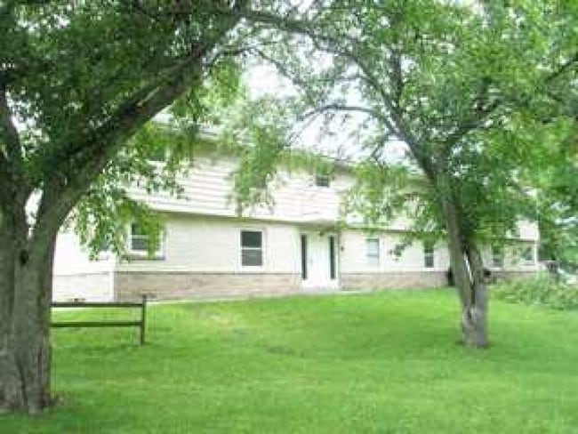 Photo - 1424 E Main St, Watertown, WI 53094