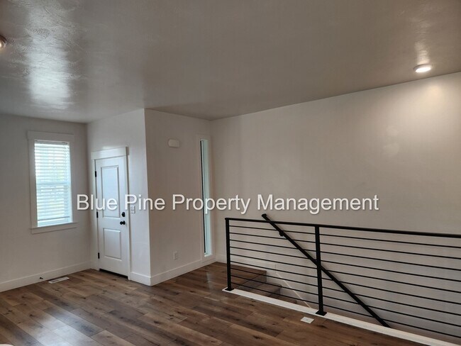 Photo - 1664 S Higbee Ave