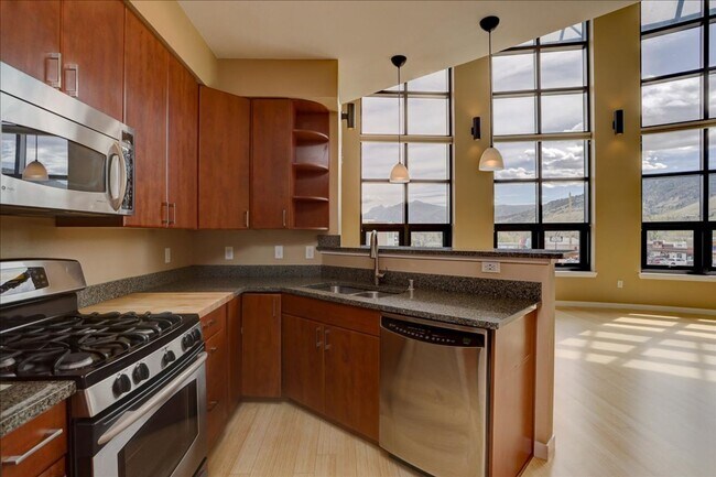 4520 Broadway Unidad 206