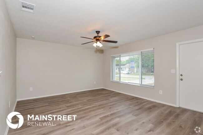 Building Photo - 6947 Roslyn Ct Rental