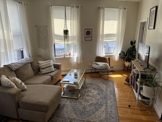 Photo - 375 Centre St Unidad 1