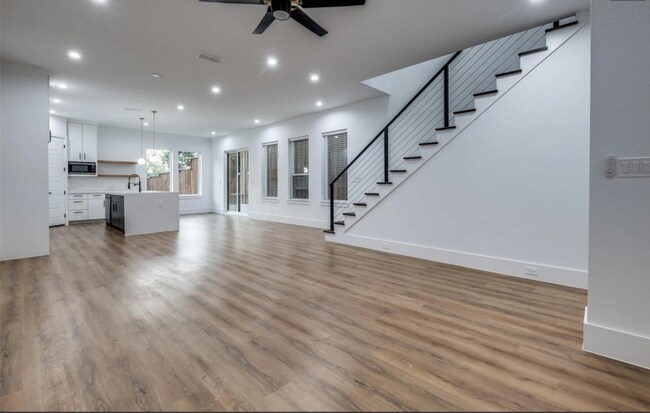 Photo - 2345 Hondo Ave