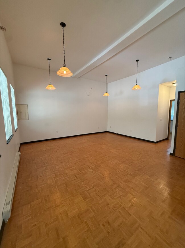 Building Photo - 8385 Geneva St Unit #2 Rental