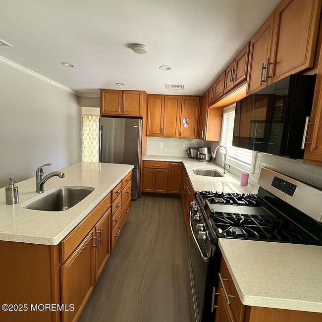 Photo - 330 Highland Ave