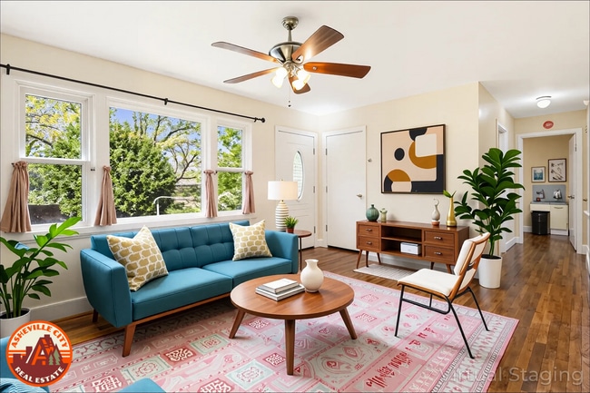 Building Photo - Sunny 2-Bedroom Home with Fenced-In Yard a...