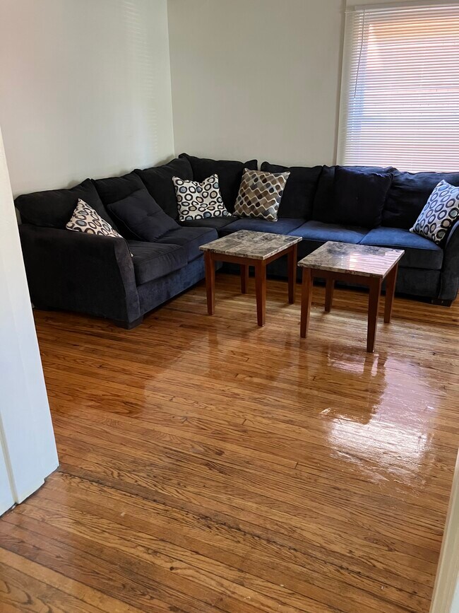 Photo - 123 Catherine St Unit 1