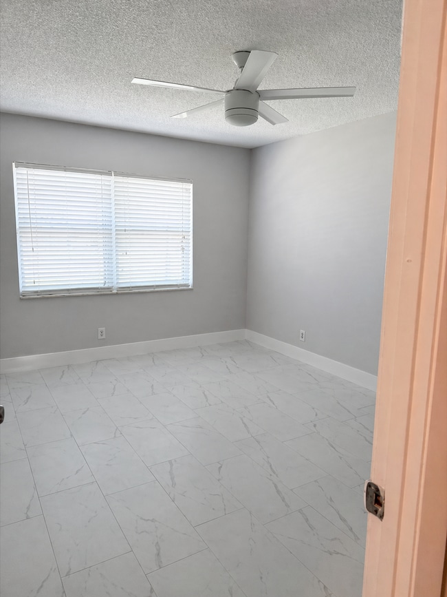 Photo - 9448 Saddlebrook Dr