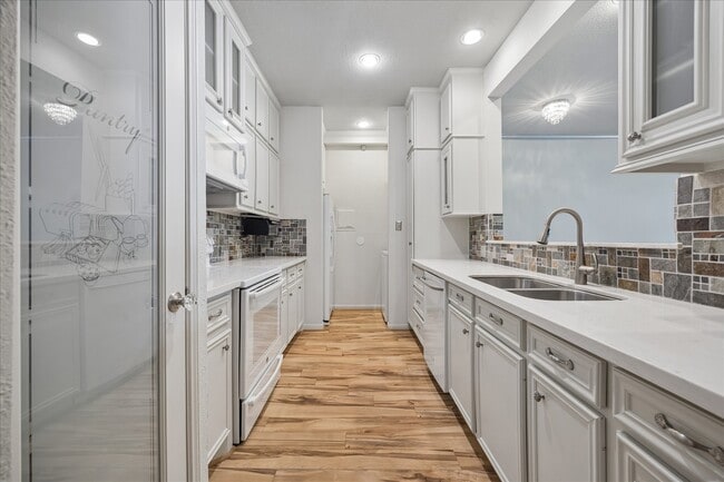 Photo - 2475 Underwood St Unidad 278